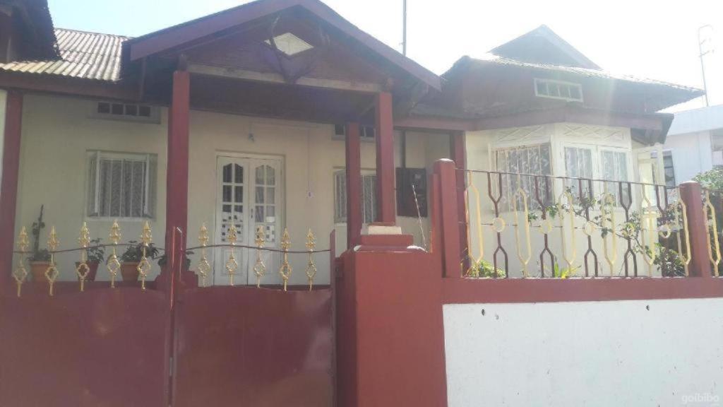 Odyssey'S Pateng Homestay, تشيرابونجي المظهر الخارجي الصورة