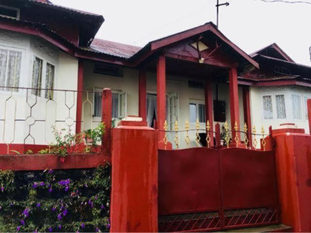 Odyssey'S Pateng Homestay, تشيرابونجي المظهر الخارجي الصورة