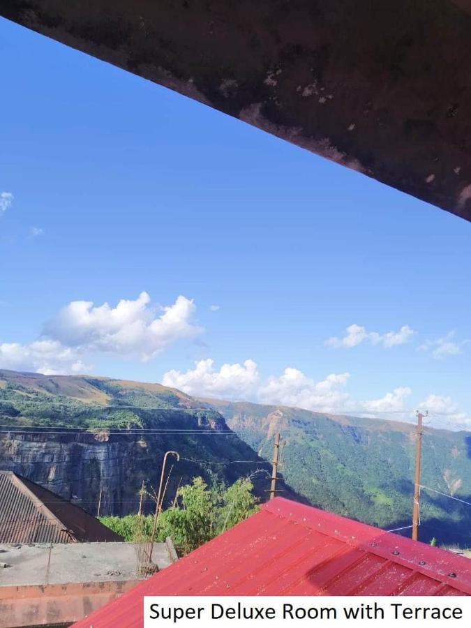 Odyssey'S Pateng Homestay, تشيرابونجي المظهر الخارجي الصورة