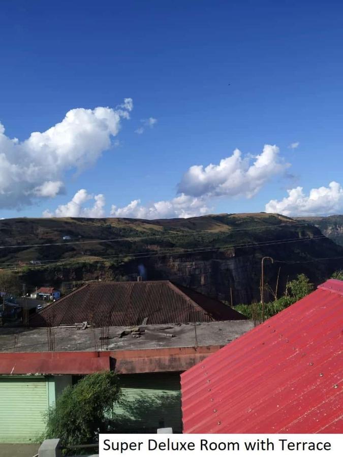 Odyssey'S Pateng Homestay, تشيرابونجي المظهر الخارجي الصورة